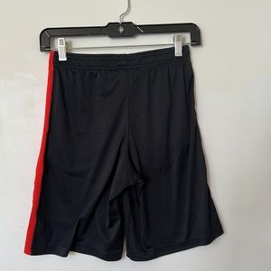 Under Armour Shorts Youth Medium